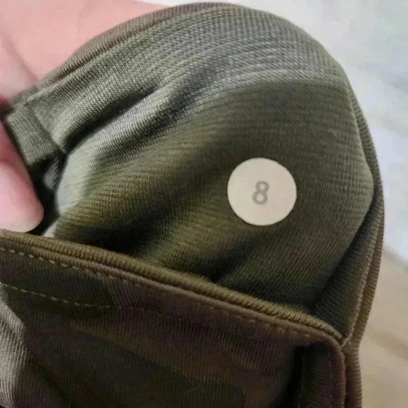 Lululemon Camo Leggings, Size 8 - Picture 9 of 9